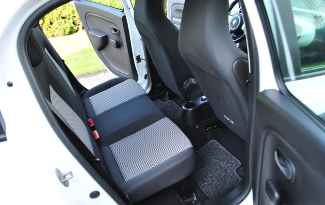 Renault Twingo cena 29555 przebieg: 43000, rok produkcji 2015 z Przedecz małe 781